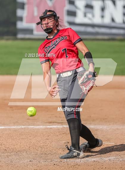 Thumbnail 1 in Fort Dodge vs Linn-Mar (Linn-Mar/Alburnett Invitational) photogallery.