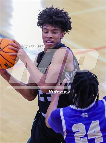 Thumbnail 3 in McEachern vs Collins Hill (5-Star Longhorn Steakhouse Classic) photogallery.