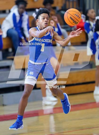 Thumbnail 2 in McEachern vs Collins Hill (5-Star Longhorn Steakhouse Classic) photogallery.