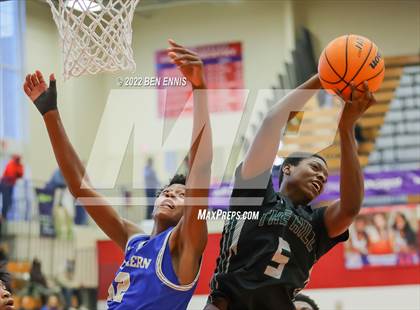 Thumbnail 2 in McEachern vs Collins Hill (5-Star Longhorn Steakhouse Classic) photogallery.