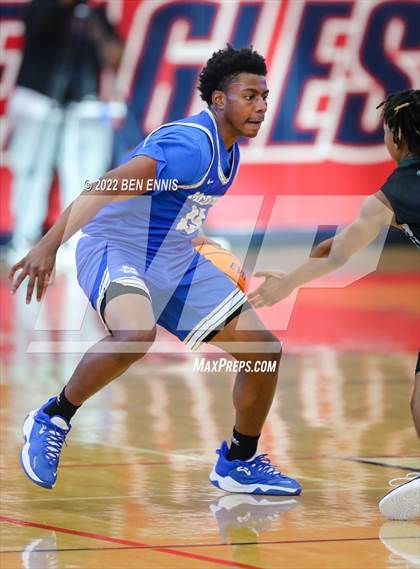 Thumbnail 1 in McEachern vs Collins Hill (5-Star Longhorn Steakhouse Classic) photogallery.