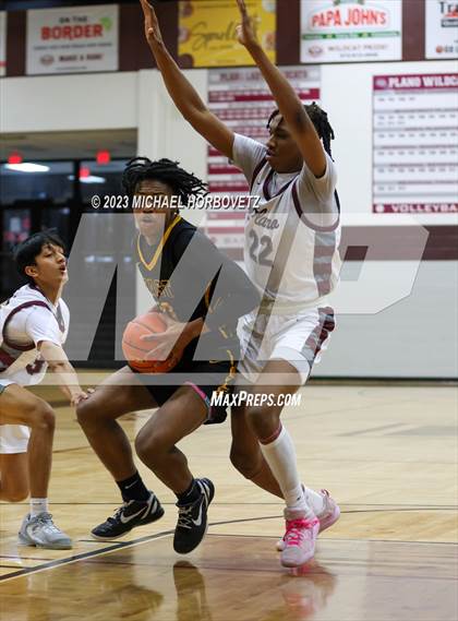 Thumbnail 3 in Plano vs Plano East photogallery.