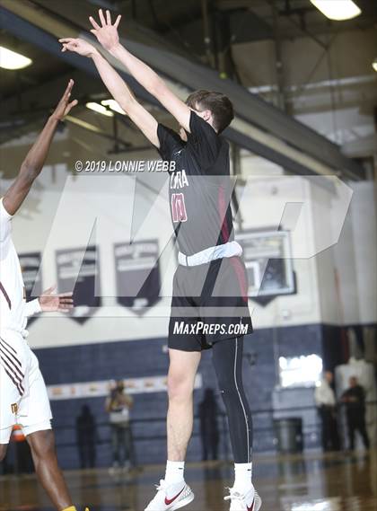 Thumbnail 1 in Elmira vs. Mount Vernon (NYS Regional Semifinal) photogallery.