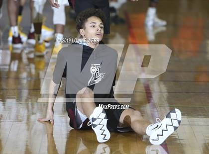 Thumbnail 1 in Elmira vs. Mount Vernon (NYS Regional Semifinal) photogallery.