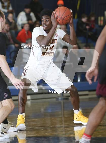 Thumbnail 1 in Elmira vs. Mount Vernon (NYS Regional Semifinal) photogallery.