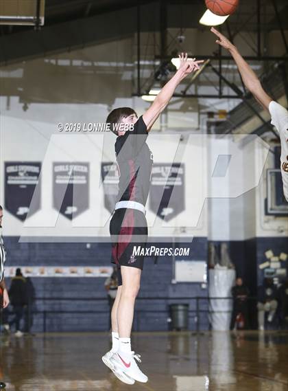 Thumbnail 1 in Elmira vs. Mount Vernon (NYS Regional Semifinal) photogallery.