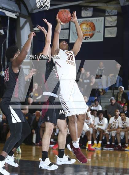 Thumbnail 1 in Elmira vs. Mount Vernon (NYS Regional Semifinal) photogallery.