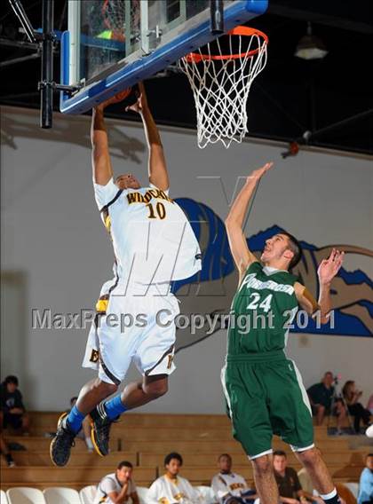 Thumbnail 2 in El Camino vs. Ponderosa (MaxPreps Holiday Classic) photogallery.