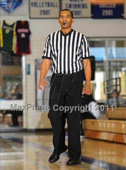 Thumbnail 3 in El Camino vs. Ponderosa (MaxPreps Holiday Classic) photogallery.