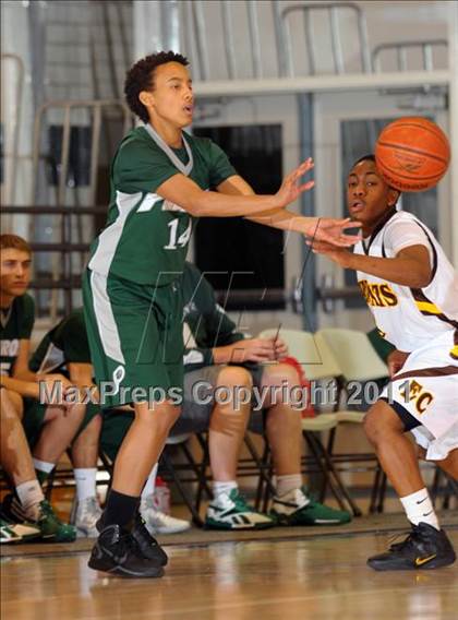 Thumbnail 3 in El Camino vs. Ponderosa (MaxPreps Holiday Classic) photogallery.