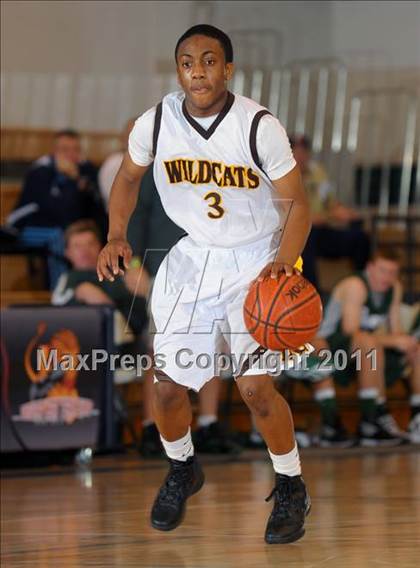 Thumbnail 3 in El Camino vs. Ponderosa (MaxPreps Holiday Classic) photogallery.