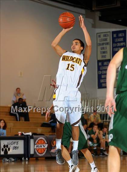 Thumbnail 3 in El Camino vs. Ponderosa (MaxPreps Holiday Classic) photogallery.