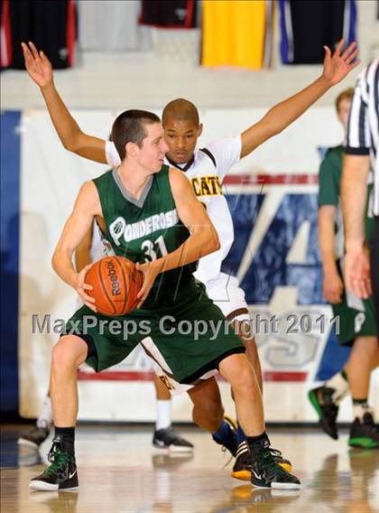 Thumbnail 1 in El Camino vs. Ponderosa (MaxPreps Holiday Classic) photogallery.