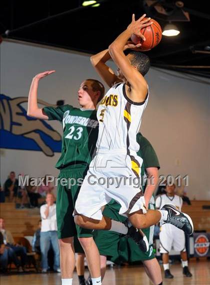 Thumbnail 1 in El Camino vs. Ponderosa (MaxPreps Holiday Classic) photogallery.