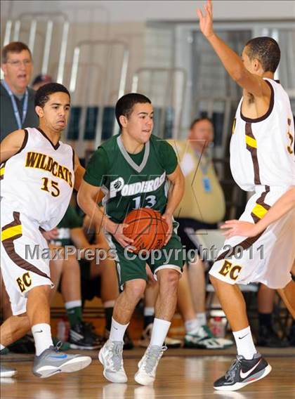 Thumbnail 2 in El Camino vs. Ponderosa (MaxPreps Holiday Classic) photogallery.