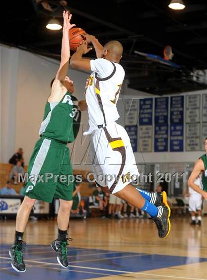 Thumbnail 1 in El Camino vs. Ponderosa (MaxPreps Holiday Classic) photogallery.