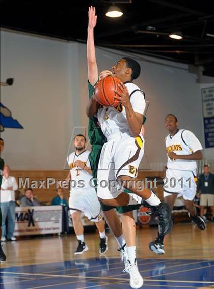 Thumbnail 2 in El Camino vs. Ponderosa (MaxPreps Holiday Classic) photogallery.