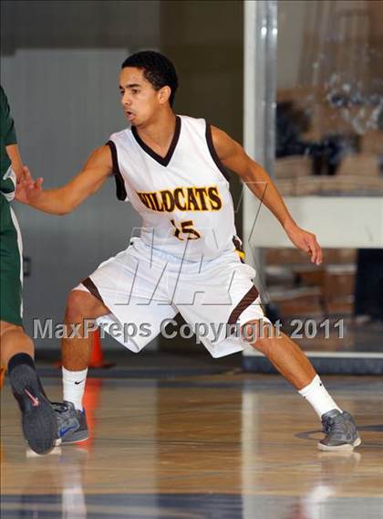 Thumbnail 3 in El Camino vs. Ponderosa (MaxPreps Holiday Classic) photogallery.