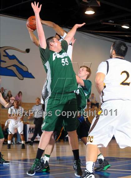 Thumbnail 1 in El Camino vs. Ponderosa (MaxPreps Holiday Classic) photogallery.