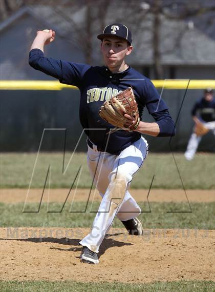 Thumbnail 1 in Teutopolis vs Columbia @ Greenville photogallery.