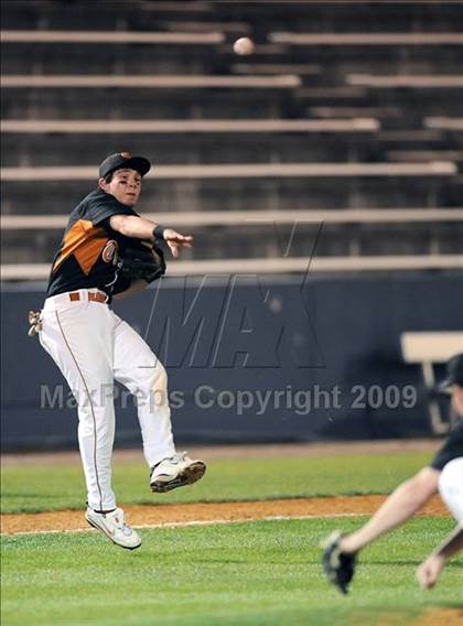 Thumbnail 2 in Grissom vs. Oxford photogallery.