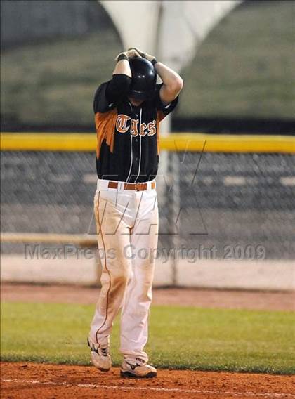 Thumbnail 2 in Grissom vs. Oxford photogallery.