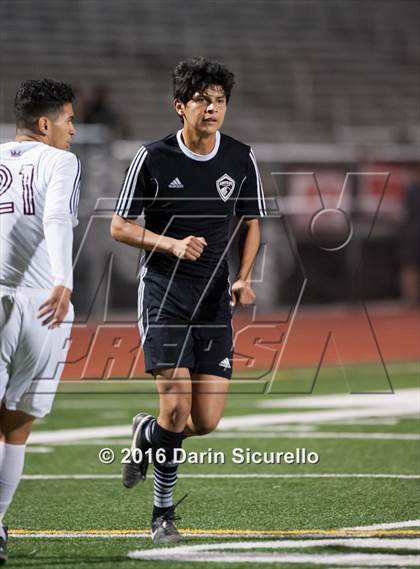 Thumbnail 3 in Kofa vs. Sunnyslope (AIA D2 Semifinal) photogallery.
