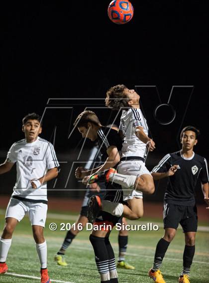 Thumbnail 2 in Kofa vs. Sunnyslope (AIA D2 Semifinal) photogallery.