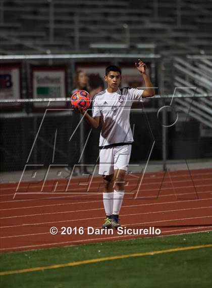 Thumbnail 2 in Kofa vs. Sunnyslope (AIA D2 Semifinal) photogallery.