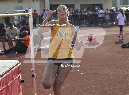 Thumbnail 1 in IHSAA Regional 5 (High Jump)  photogallery.