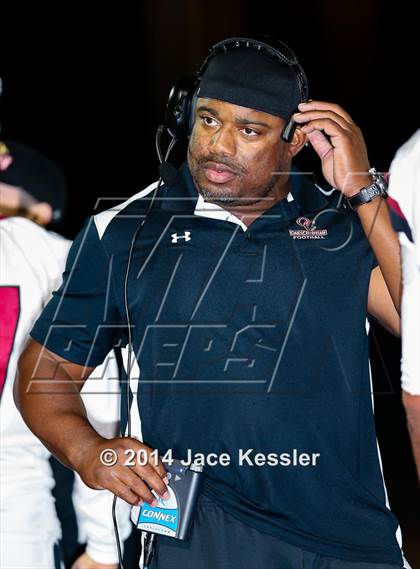 Thumbnail 3 in St. Bonaventure vs. Oaks Christian photogallery.