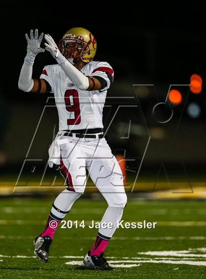 Thumbnail 2 in St. Bonaventure vs. Oaks Christian photogallery.