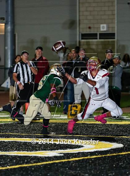 Thumbnail 3 in St. Bonaventure vs. Oaks Christian photogallery.