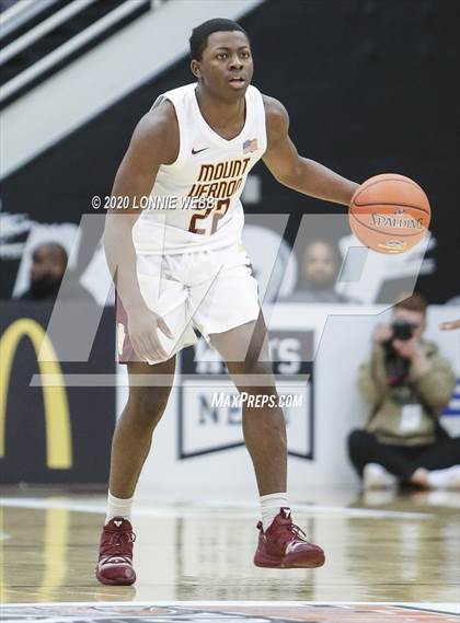 Thumbnail 2 in Whitney Young vs. Mount Vernon (Spalding Hoophall Classic) photogallery.
