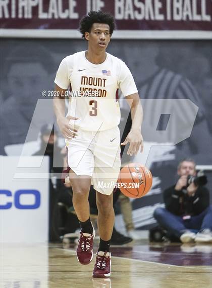 Thumbnail 3 in Whitney Young vs. Mount Vernon (Spalding Hoophall Classic) photogallery.