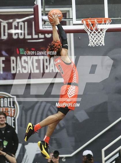 Thumbnail 1 in Whitney Young vs. Mount Vernon (Spalding Hoophall Classic) photogallery.