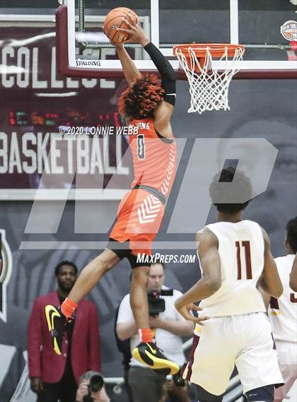 Thumbnail 3 in Whitney Young vs. Mount Vernon (Spalding Hoophall Classic) photogallery.
