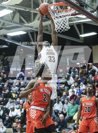 Thumbnail 2 in Whitney Young vs. Mount Vernon (Spalding Hoophall Classic) photogallery.