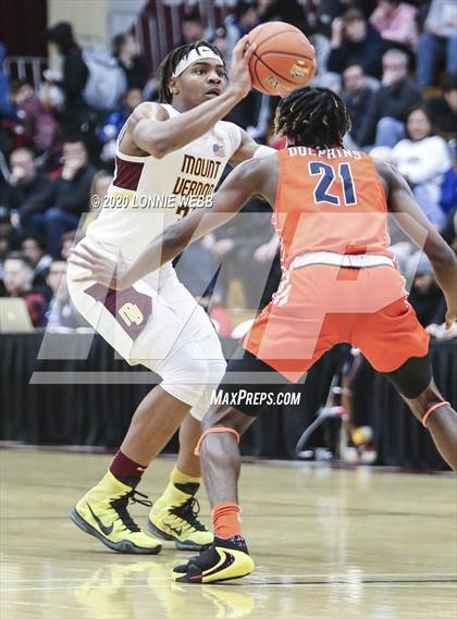 Thumbnail 2 in Whitney Young vs. Mount Vernon (Spalding Hoophall Classic) photogallery.