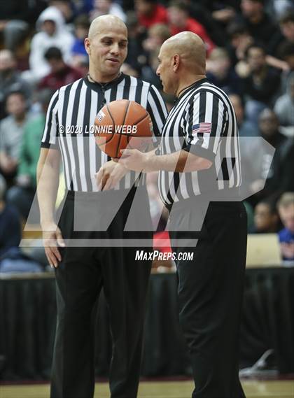 Thumbnail 1 in Whitney Young vs. Mount Vernon (Spalding Hoophall Classic) photogallery.