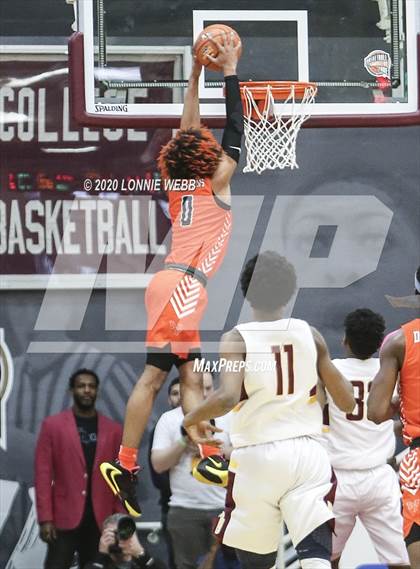 Thumbnail 1 in Whitney Young vs. Mount Vernon (Spalding Hoophall Classic) photogallery.