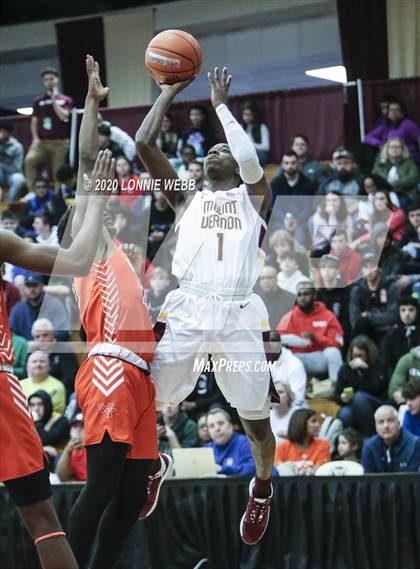 Thumbnail 1 in Whitney Young vs. Mount Vernon (Spalding Hoophall Classic) photogallery.