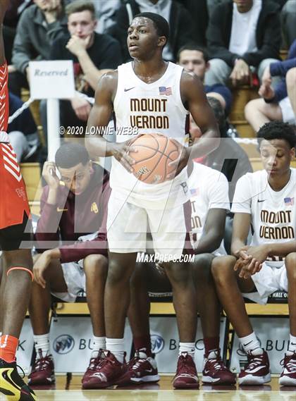 Thumbnail 2 in Whitney Young vs. Mount Vernon (Spalding Hoophall Classic) photogallery.