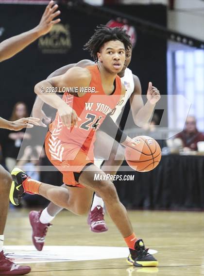 Thumbnail 3 in Whitney Young vs. Mount Vernon (Spalding Hoophall Classic) photogallery.