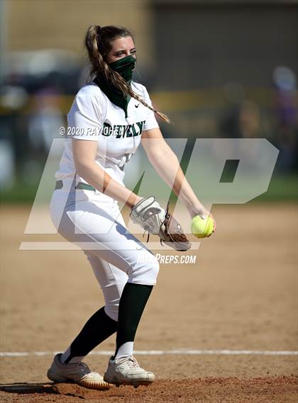 Thumbnail 1 in D'Evelyn vs. Holy Family (CHSAA 4A Semifinal) photogallery.