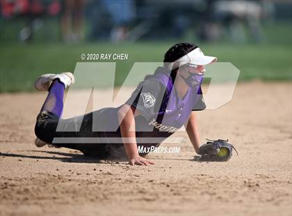 Thumbnail 1 in D'Evelyn vs. Holy Family (CHSAA 4A Semifinal) photogallery.