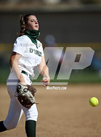 Thumbnail 2 in D'Evelyn vs. Holy Family (CHSAA 4A Semifinal) photogallery.