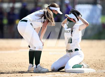 Thumbnail 1 in D'Evelyn vs. Holy Family (CHSAA 4A Semifinal) photogallery.