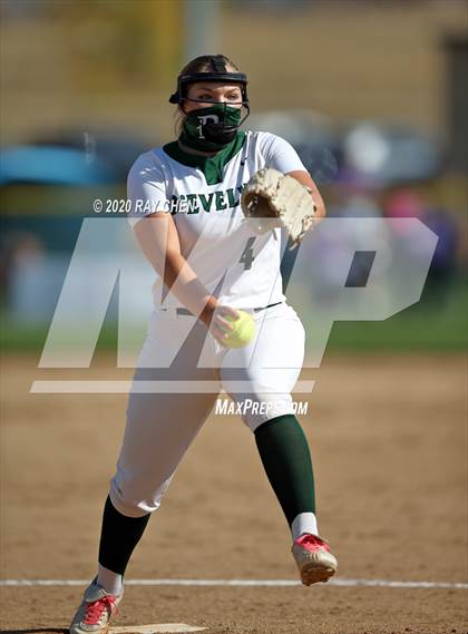 Thumbnail 3 in D'Evelyn vs. Holy Family (CHSAA 4A Semifinal) photogallery.