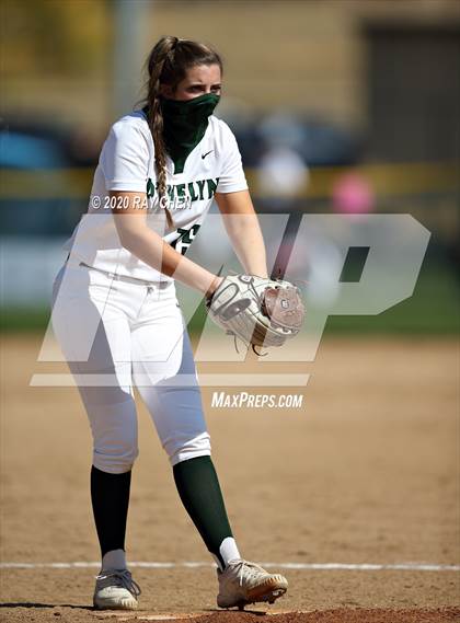 Thumbnail 2 in D'Evelyn vs. Holy Family (CHSAA 4A Semifinal) photogallery.